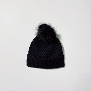 Lululemon Bubble Knit Pom Beanie